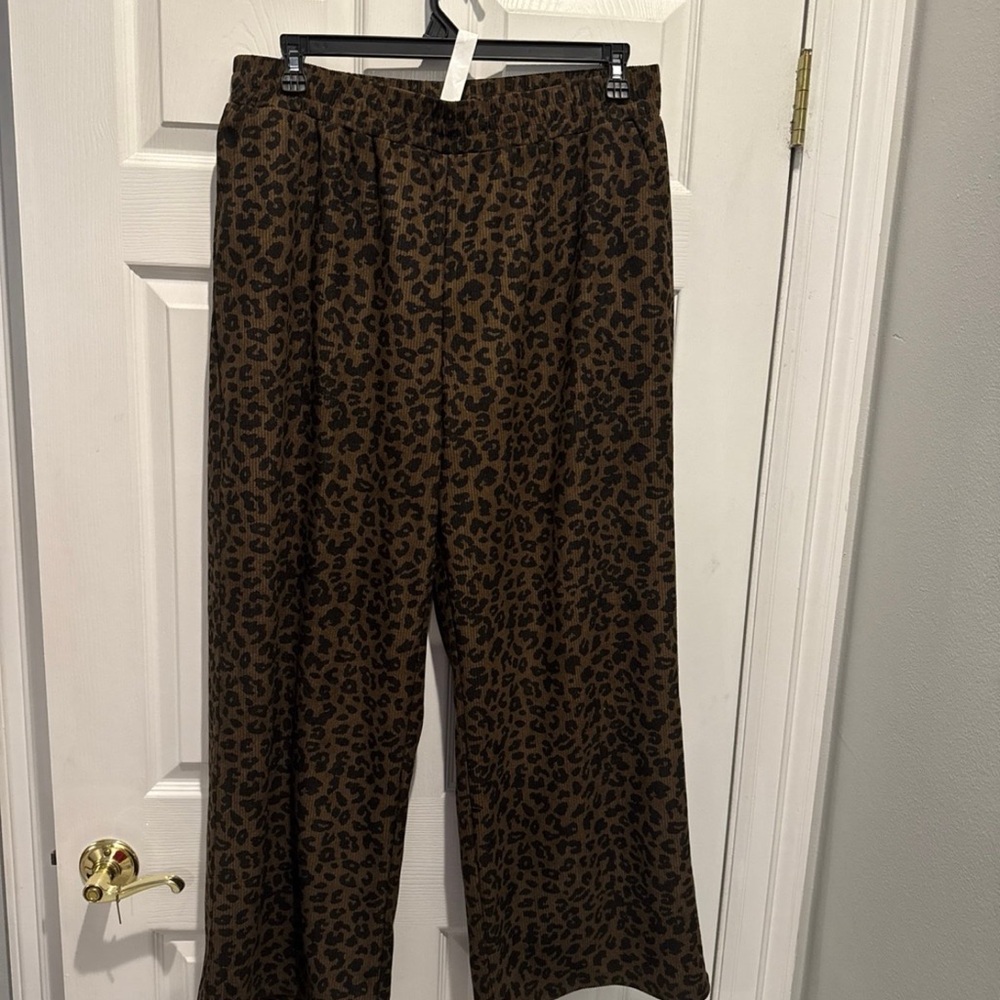 HALARA Brown and Black Animal Print Pants